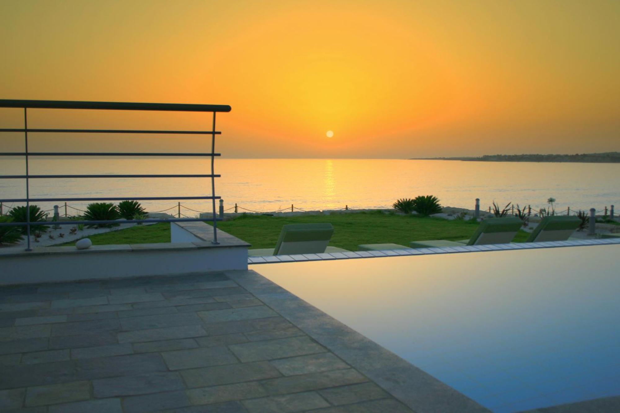 Blue Coral Beach Villas Three Exclusive Villas - Poseidon - Nautilus - Oceanos - And - Baby Coral Bungalow Korall-öböl Kültér fotó